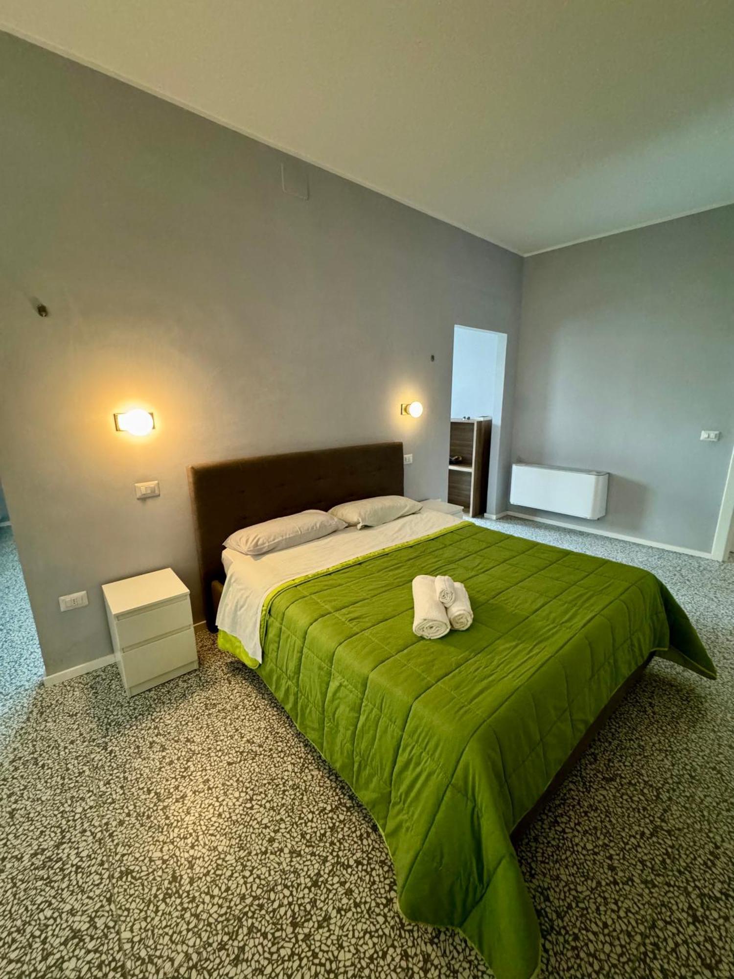 4 Balconi Rooms Paladini B&B E Appartamenti Lecce Exteriér fotografie
