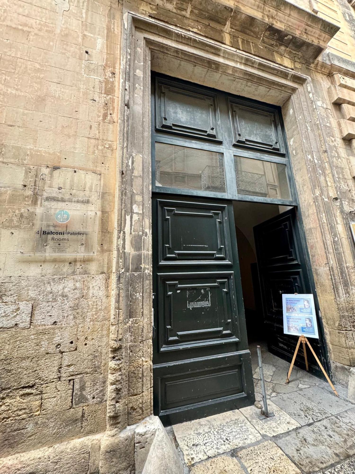 4 Balconi Rooms Paladini B&B E Appartamenti Lecce Exteriér fotografie